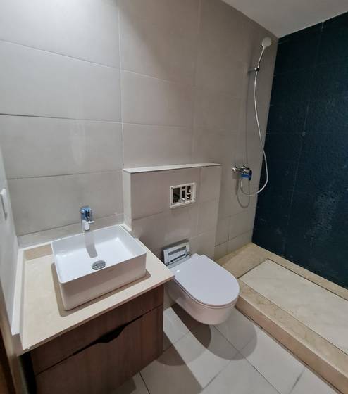 Salle de bain avant Salle de bain avant